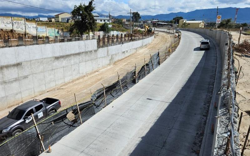 Avanza construcción del paso a desnivel frente al Organismo Judicial en Quetzaltenango