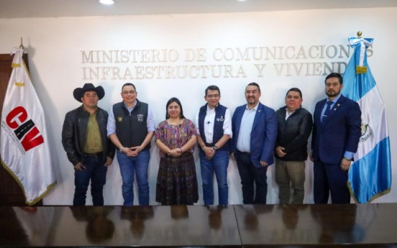 Priorización de infraestructura vial es abordada en reunión de autoridades de Alta Verapaz y el CIV