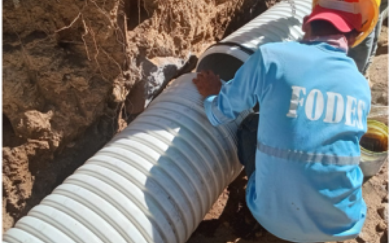 Fotografía de trabajo de alcantarillado 