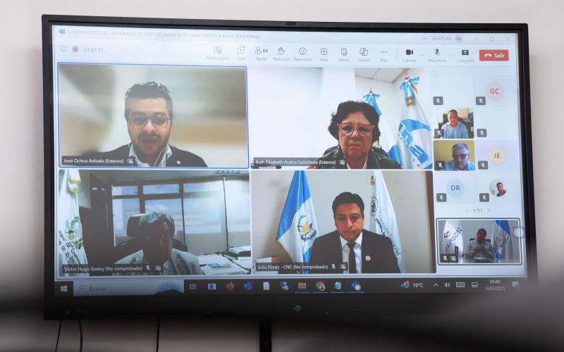 Autoridades de la CNC, SEGEPLAN y la SCEP participaron en el lanzamiento del curso.