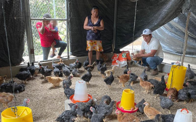 Brindan asistencia técnica a mujeres del caserío El Espinal de Camotán