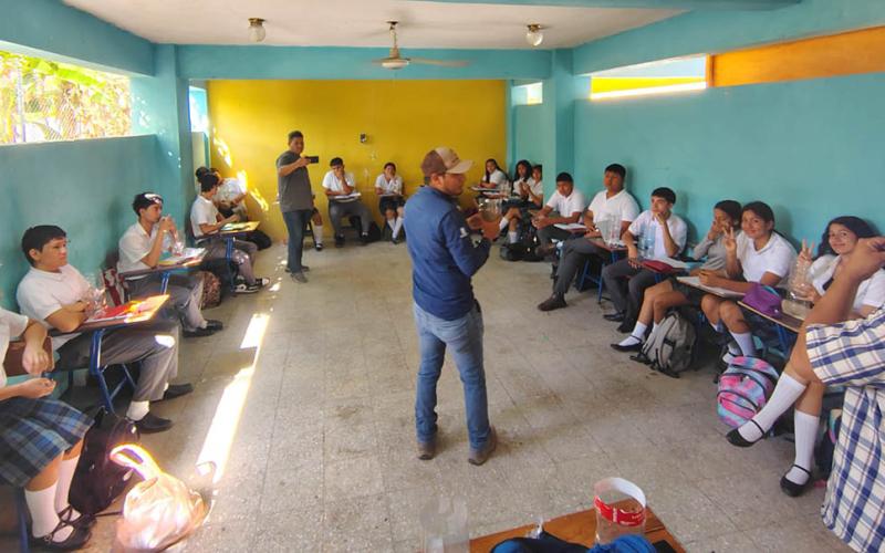 Estudiantes del Jícaro aprenden acerca de huertos escolares y alimentación saludable