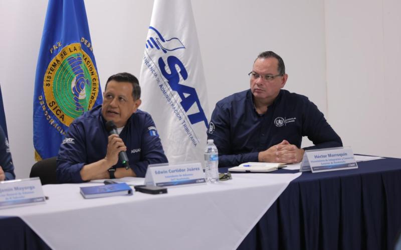 Entre los puntos discutidos, destacó el análisis de la situación en los puestos fronterizos referidos, los flujos de cada uno de los puestos fronterizos y las necesidades de personal y en infraestructura que se tiene.