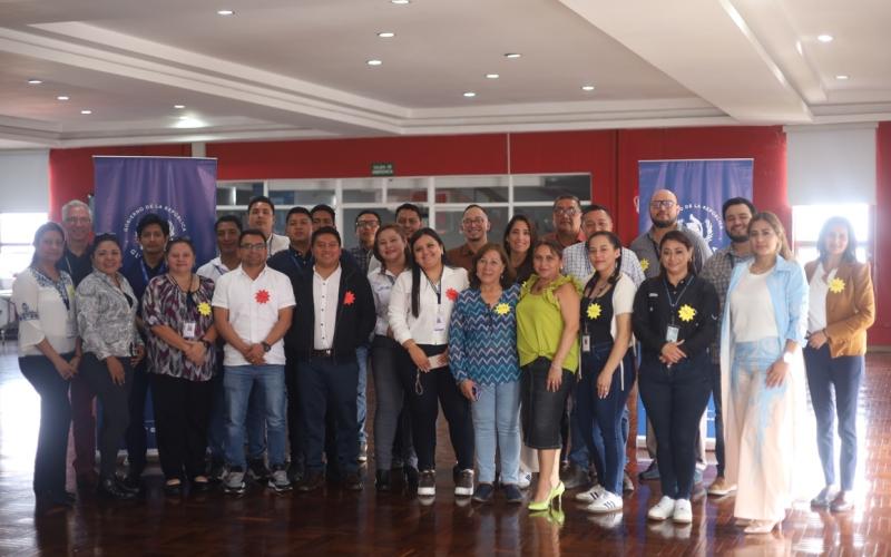 SCEP fortalece capacidades de encargados de redes sociales y unidades de acceso a la información pública en todo el país