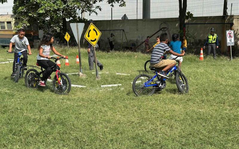 Provial lleva educación vial a la niñez guatemalteca para formar a los ciudadanos responsables del mañana