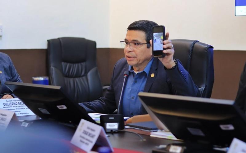 CIV aborda temas clave sobre infraestructura vial ante comisión legislativa