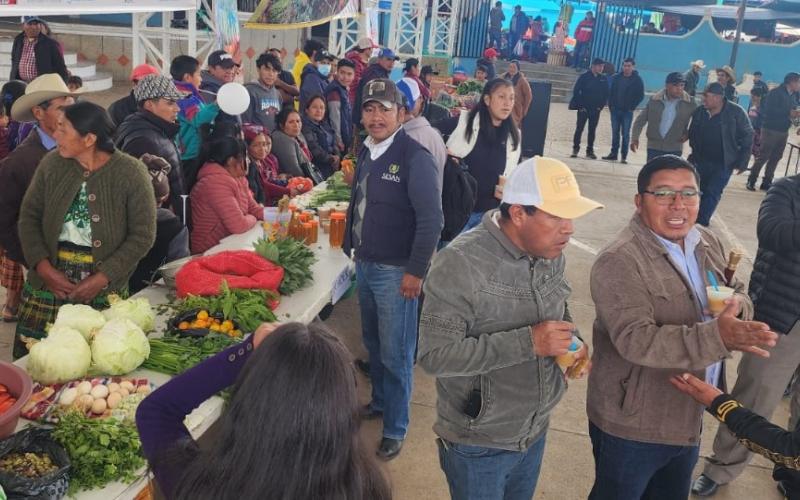Feria del Agricultor llegó a Concepción Tutuapa, San Marcos