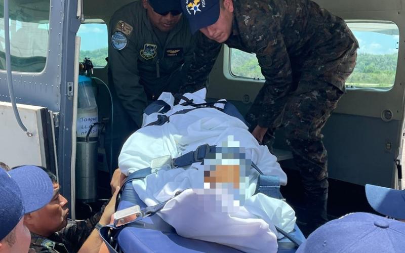 Fuerza Aérea Guatemalteca realizó evacuación aeromédica desde Petén.