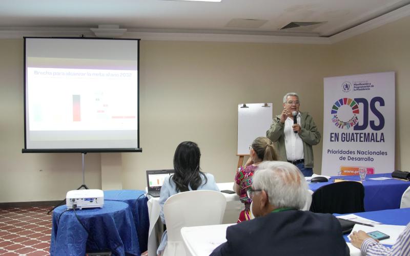 Taller de validación de datos con representantes del sector público. 