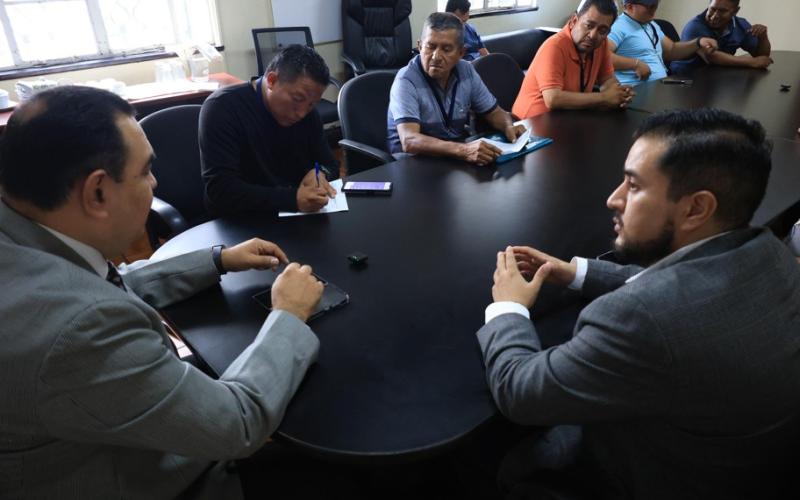 DGT escucha y apoya a transportistas de San Pedro Pinula, Jalapa