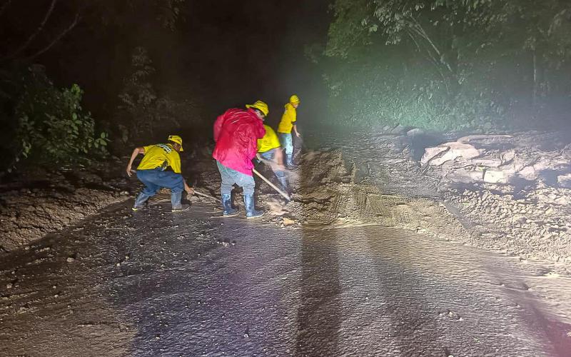 COVIAL atendió emergencias por derrumbes en rutas de Sololá durante el fin de semana