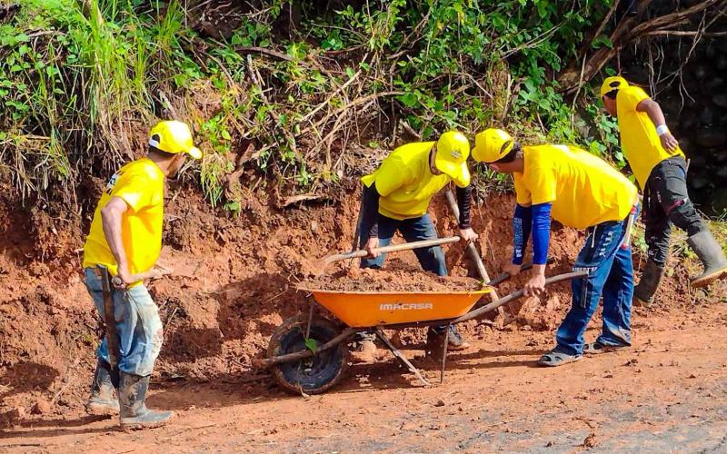 Derrumbe en la ruta Pajapita – San Jerónimo, San Marcos, es atendido por Covial para restablecer la circulación