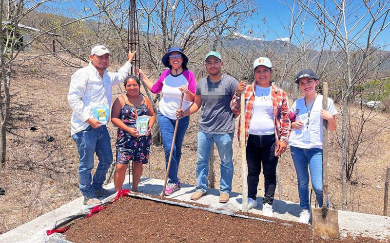 Impulsan implementación de huertos familiares en Sansare
