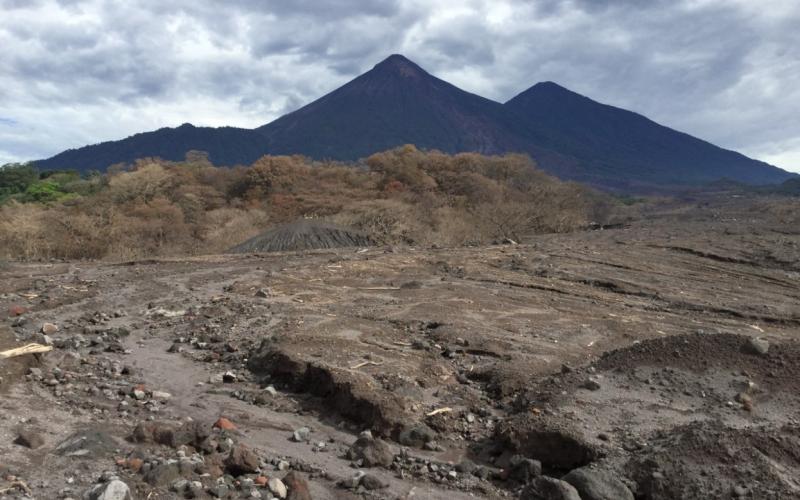 PORTADA VOLCAN FUEGO