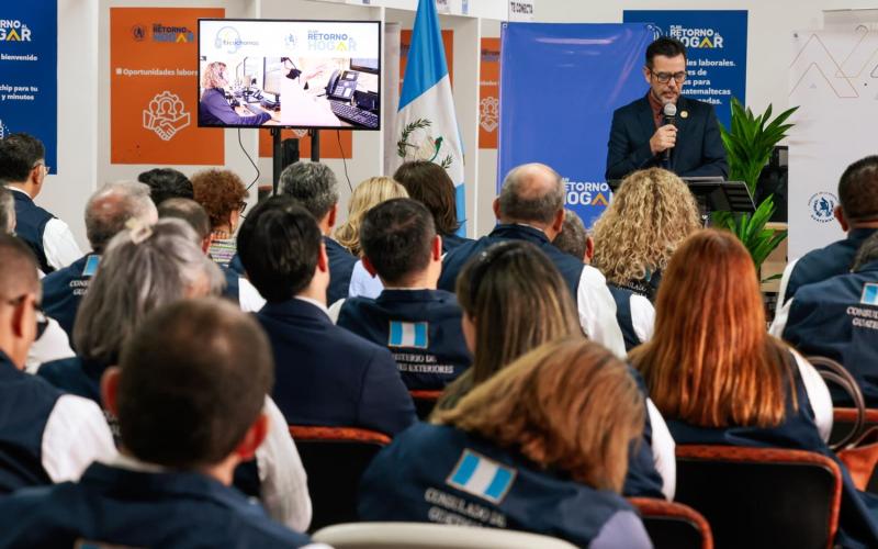 Cuerpo consular guatemalteco visita el CAR