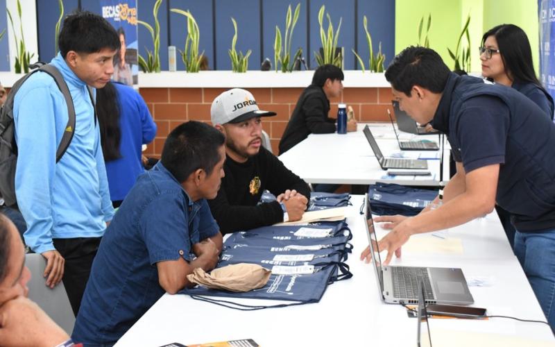 Brindan plazas vacantes a huehuetecos. 