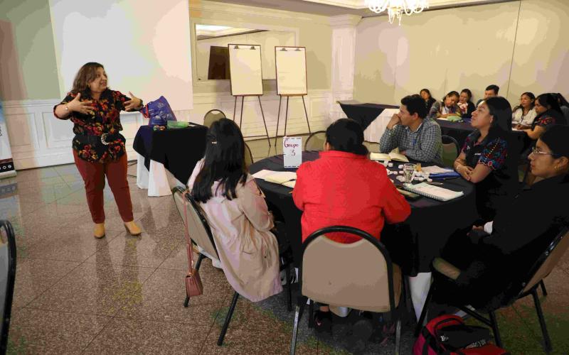 Taller fortalece la enseñanza de matemáticas inclusiva en el PEAC