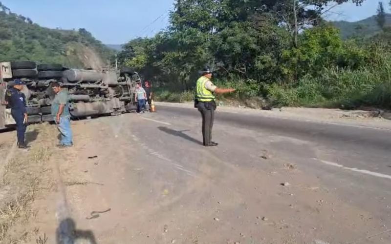 Triple colisión en ruta al Atlántico; Provial apoya para regular el tránsito 
