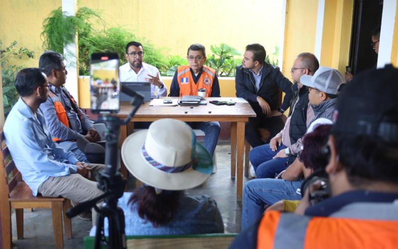 Acuerdan habilitar ruta de emergencia por San Juan del Obispo ante inestabilidad del terreno