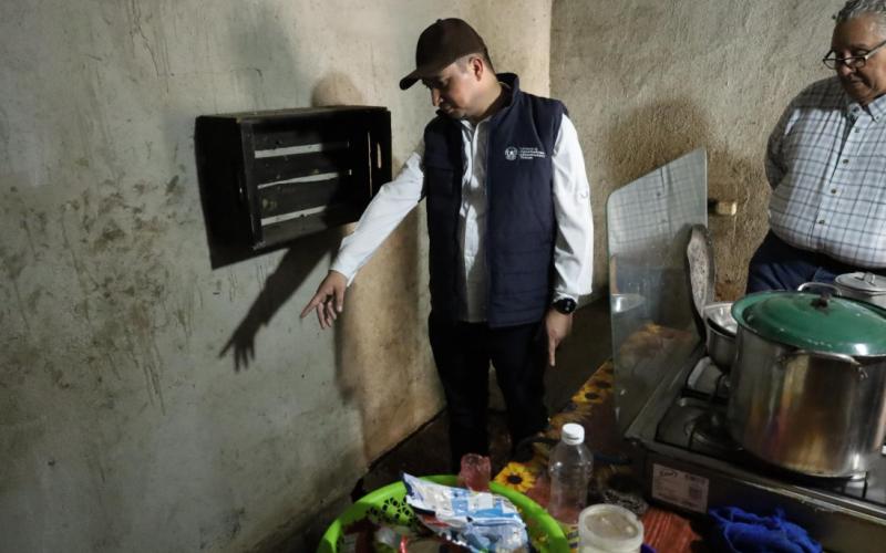 Viceministerio de Vivienda y CONRED articulan acciones para atender a familias afectadas por el sismo del 8 de julio en San Vicente Pacaya