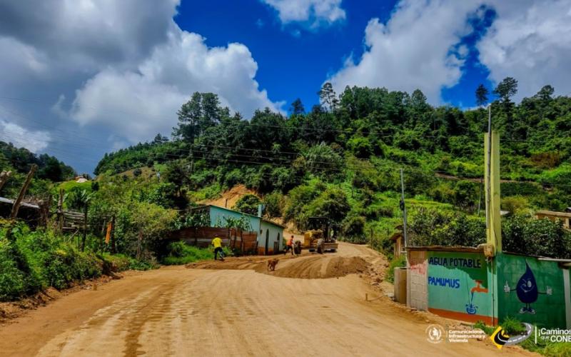 Más de 239 mil personas serán beneficiadas con mejoramiento de camino en Chimaltenango