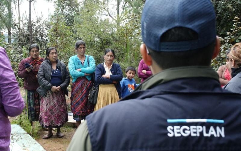 Especialistas de SEGEPLAN realizan visitas de evaluación ex post de proyectos de desarrollo.