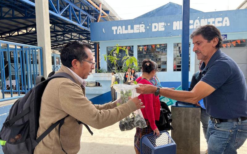 Directores y docentes se capacitan para implementar huertos escolares pedagógicos