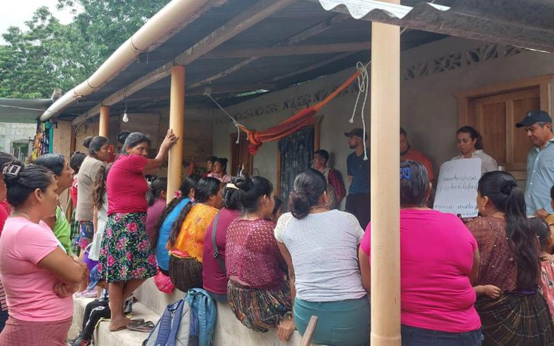 Familias elaboran abonos orgánicos para mejorar sus cultivos