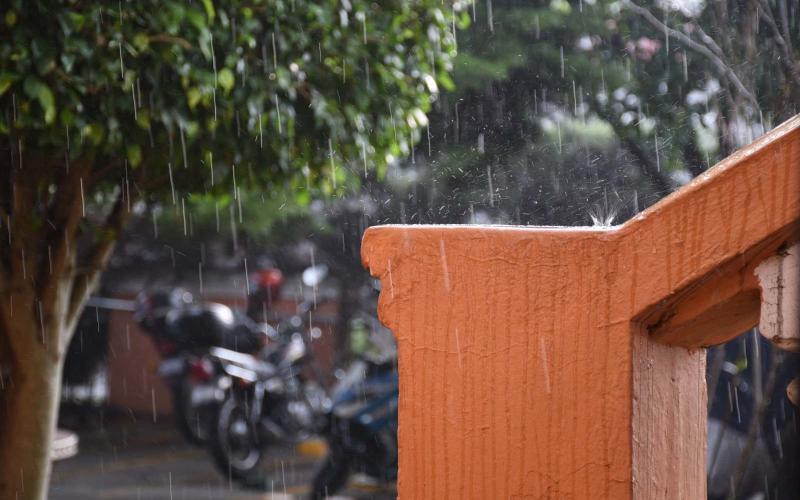 Fin de semana con lluvias dispersas y ambiente cálido en gran parte del país