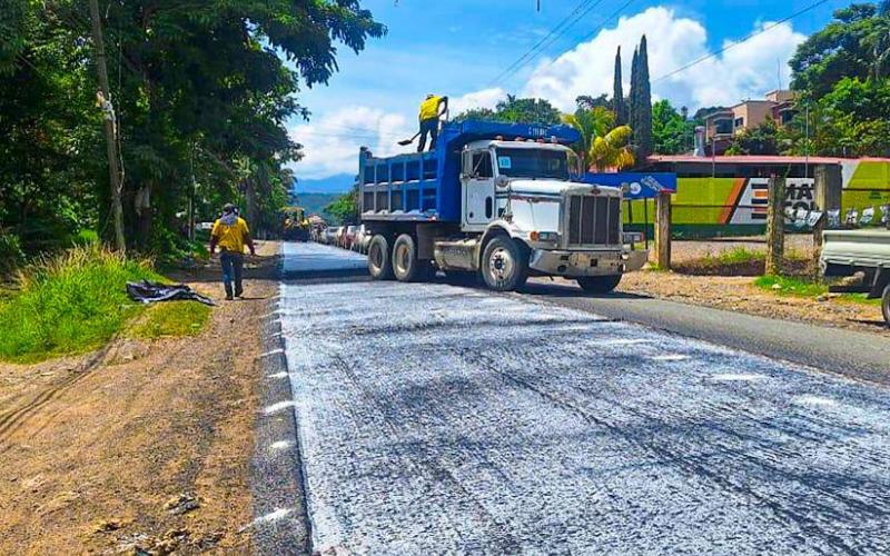 Avanzan los trabajos de recapeo en la CA-1 Occidente entre Huehuetenango y La Mesilla