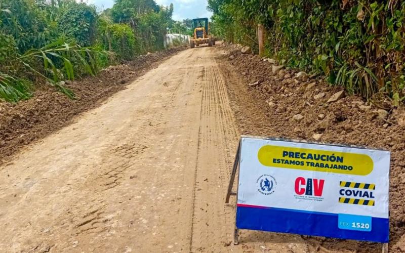 Covial atiende deslave en la CA-9 Sur 