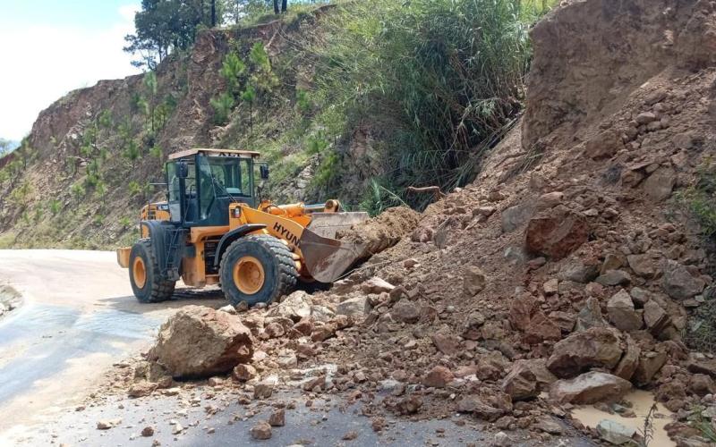 Caminos y Covial responden a emergencias por lluvias en 11 departamentos 