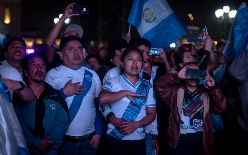  Azul y Blanco 