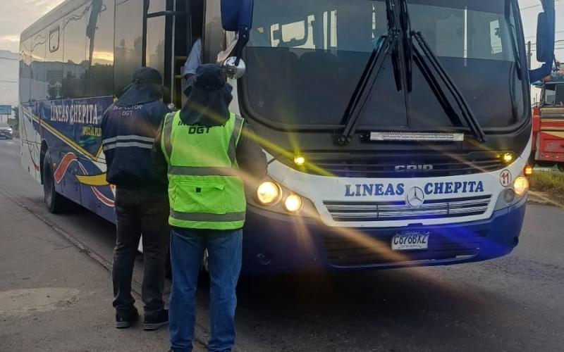 La nueva DGT y Provial realizan operativo de control vehicular en ruta hacia occidente