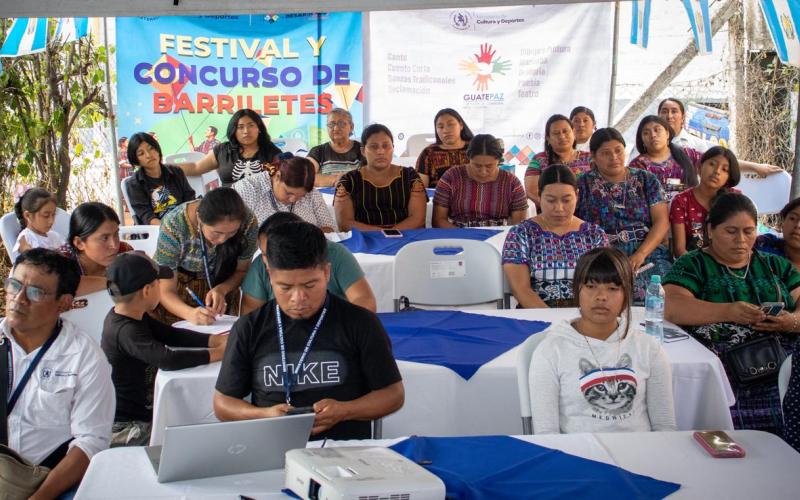 taller de tejidos ancestrales en Salamá