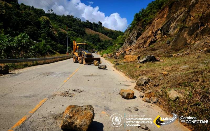 Atención continua en Ruta Polochic y tramo Rosario – Senahú garantiza paso seguro a la población
