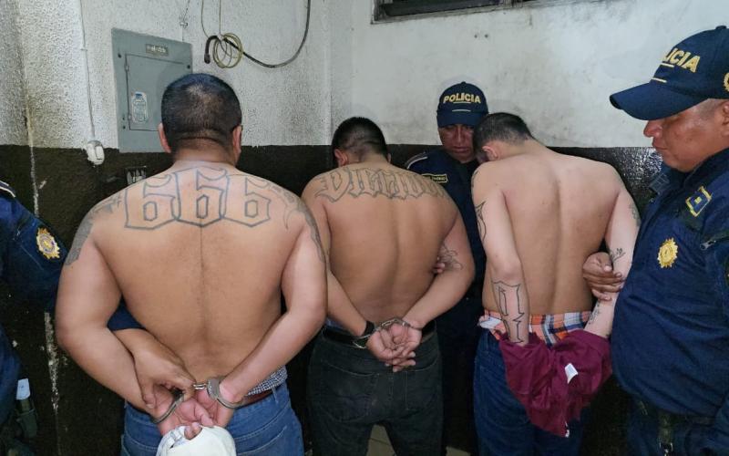 Arrestan al líder del Barrio 18 alias “El Brown” junto a sus cómplices en Escuintla