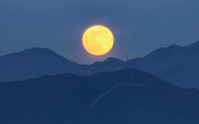 SUPER LUNA