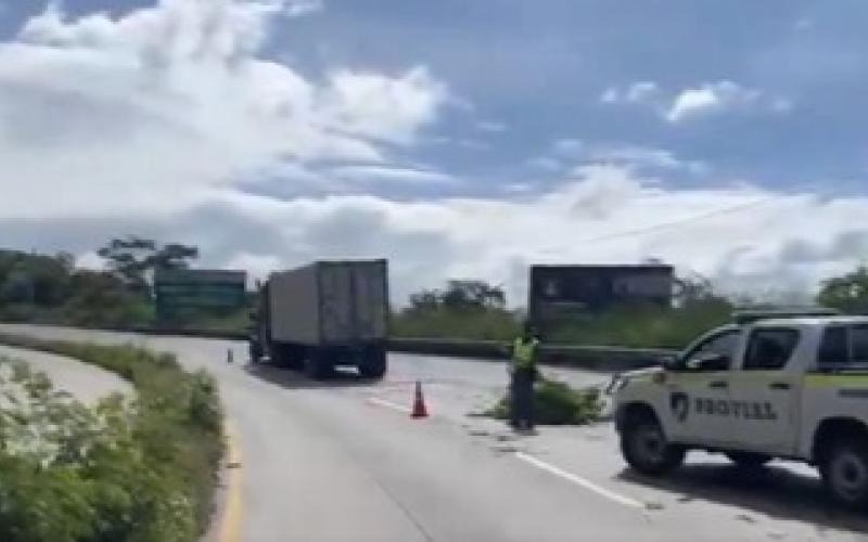 PROVIAL realiza labores de regulación vehicular en la ruta al Atlántico 