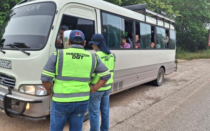 DGT refuerza operativos para garantizar seguridad vial y cumplimiento de documentos en transporte extraurbano