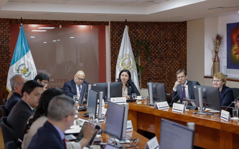 FMI destaca resiliencia económica e insta a reformas estructurales