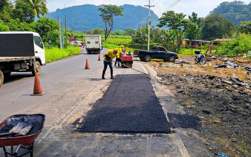 Avanza el bacheo en la Autopista Palín–Escuintla para mejorar la conectividad 