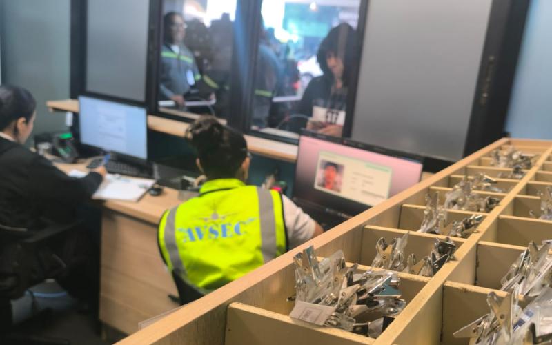La nueva área de atención ha sido diseñada para agilizar el proceso de entrega y garantizar un servicio más eficiente, ordenado y seguro, en concordancia con los estándares internacionales de seguridad aeroportuaria.