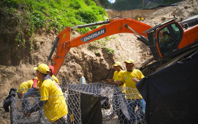 Covial habilita paso provisional y hace reparaciones en Chinautla 