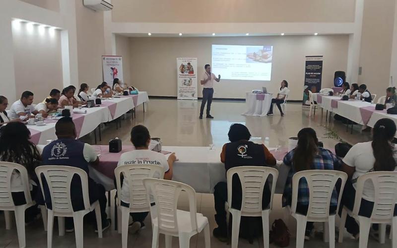 Personal de salud capacitado para elaborar huertos con plantas medicinales