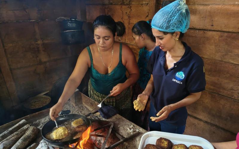 Aprenden elaboración de productos derivados del pescado