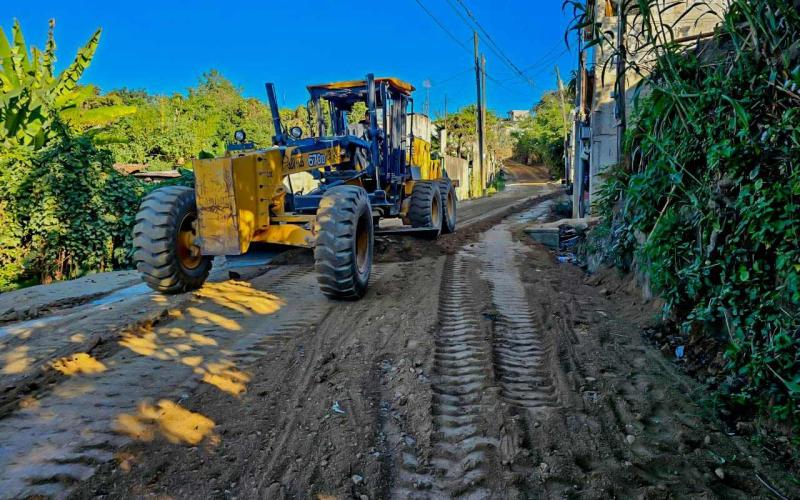 Caminos finaliza mantenimiento que beneficia a familias de San Juan Sacatepéquez