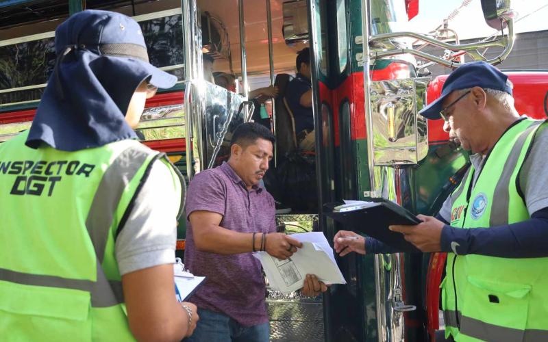 Operativos viales refuerzan la seguridad en carreteras a nivel nacional