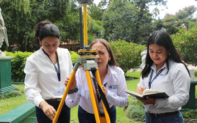Fortalecen la certeza jurídica y el desarrollo de comunidades en áreas de reserva