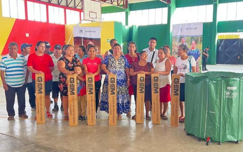 Beneficiando a 2 mil 359 familias de zonas urbanas y rurales en 42 comunidades.